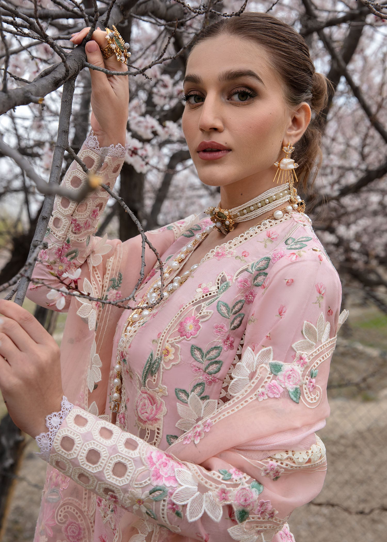 crimson luxury lawn 2024 | sarfaraz | believe in her – blush pink crimson luxury lawn 2024 | sarfaraz | believe in her – blush pink
