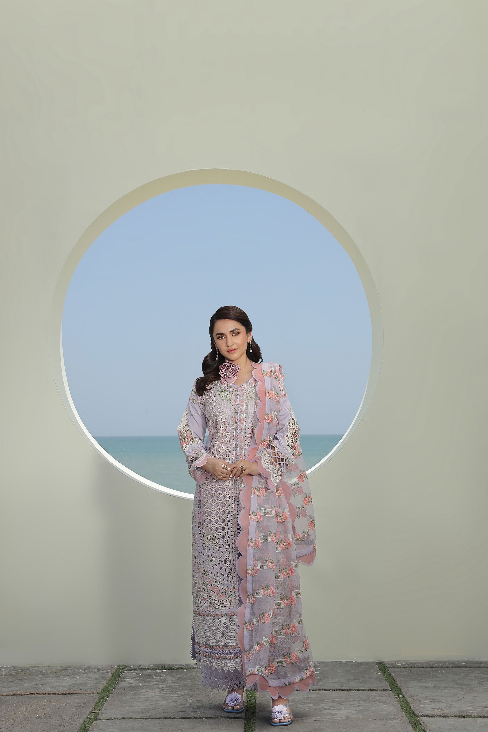 maryam hussain luxury lawn 24 | feroz maryam hussain luxury lawn 24 | feroz