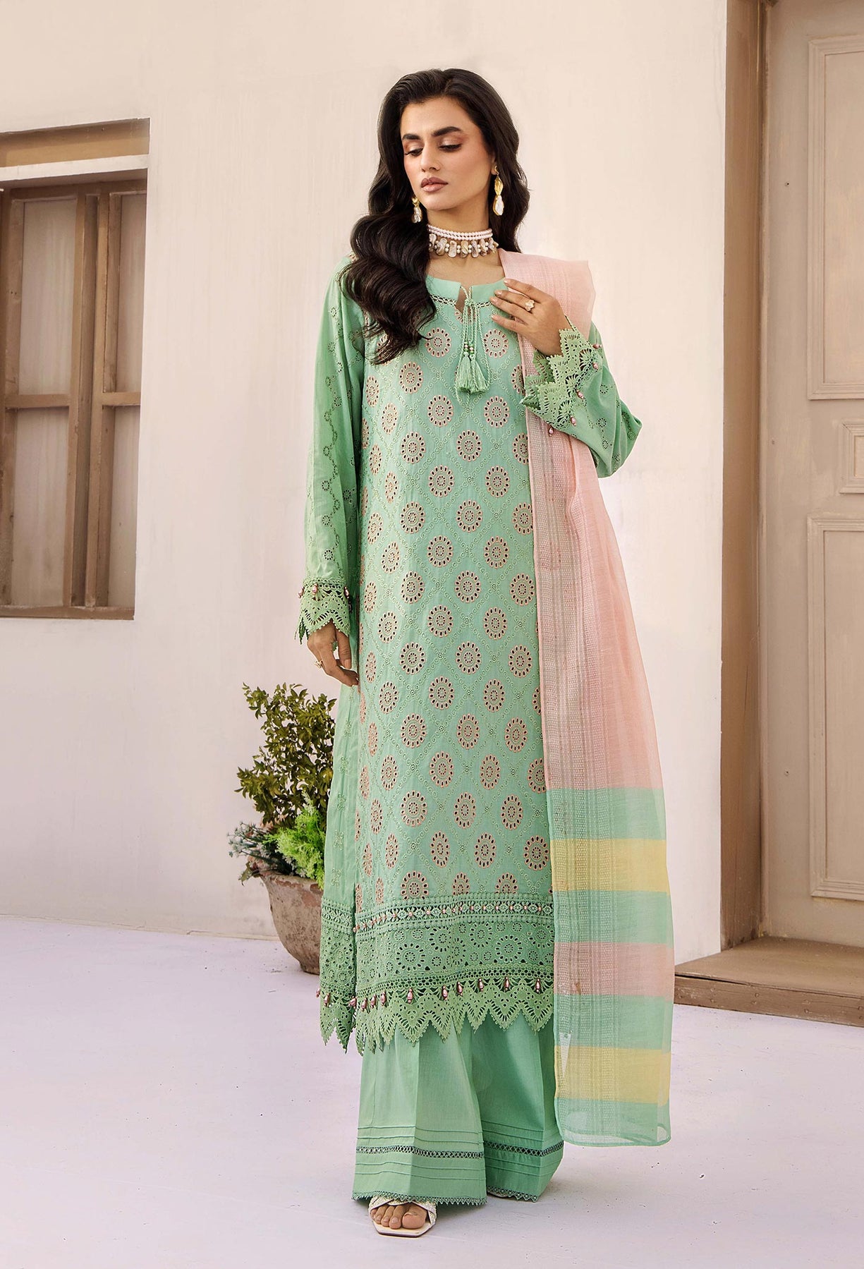 39a0235 1225x1800.jpg 39a0235 1225x1800.jpg