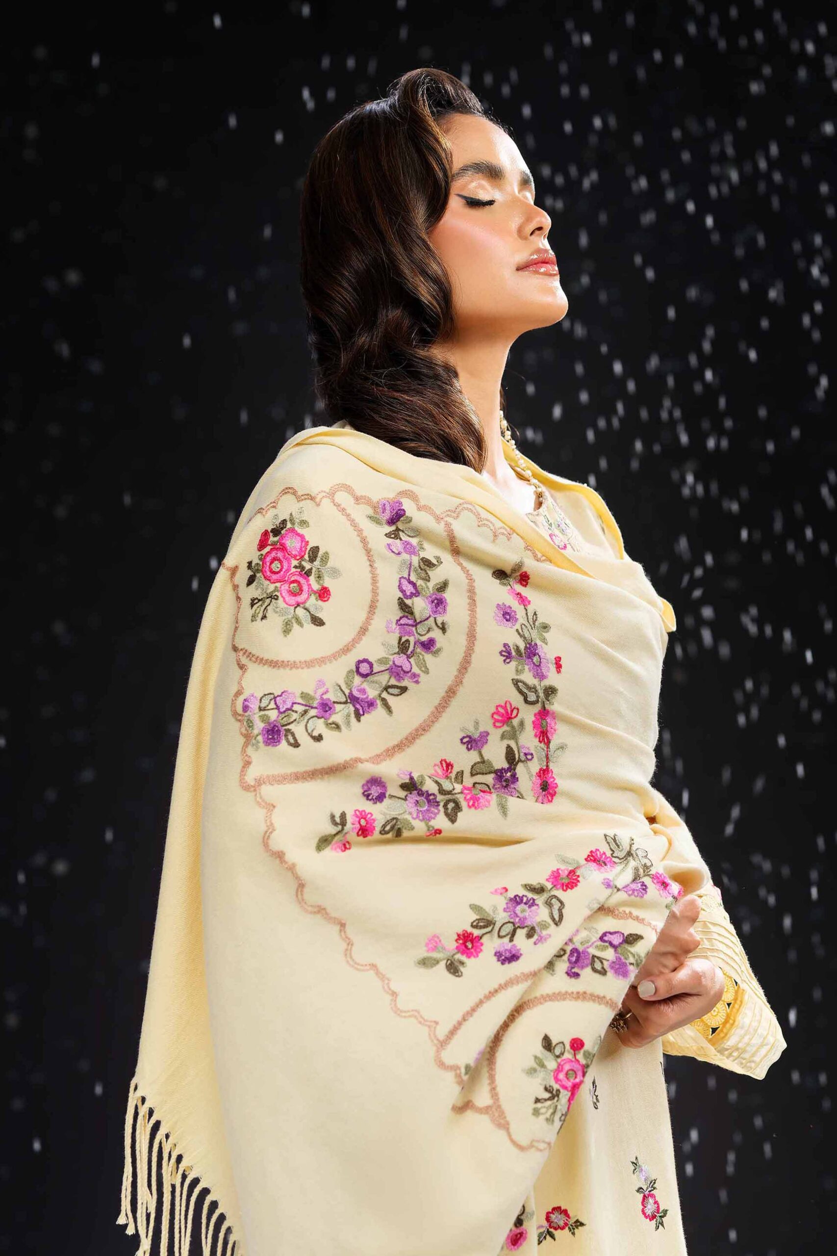 nishat linen winter collection | 42404293 nishat linen winter collection | 42404293
