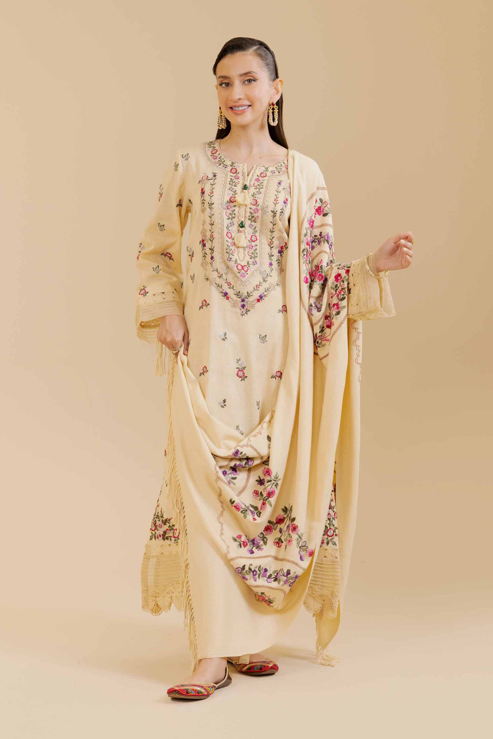 nishat linen winter collection | 42404293 nishat linen winter collection | 42404293