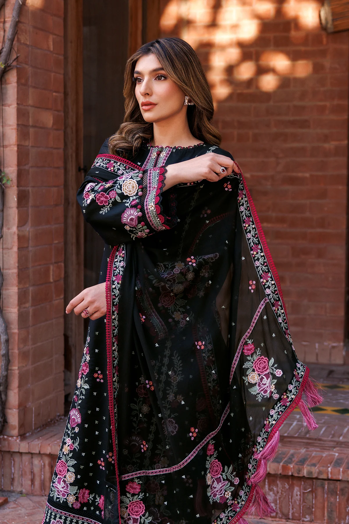 farasha dastoor embroidered lawn | ornate noir farasha dastoor embroidered lawn | ornate noir