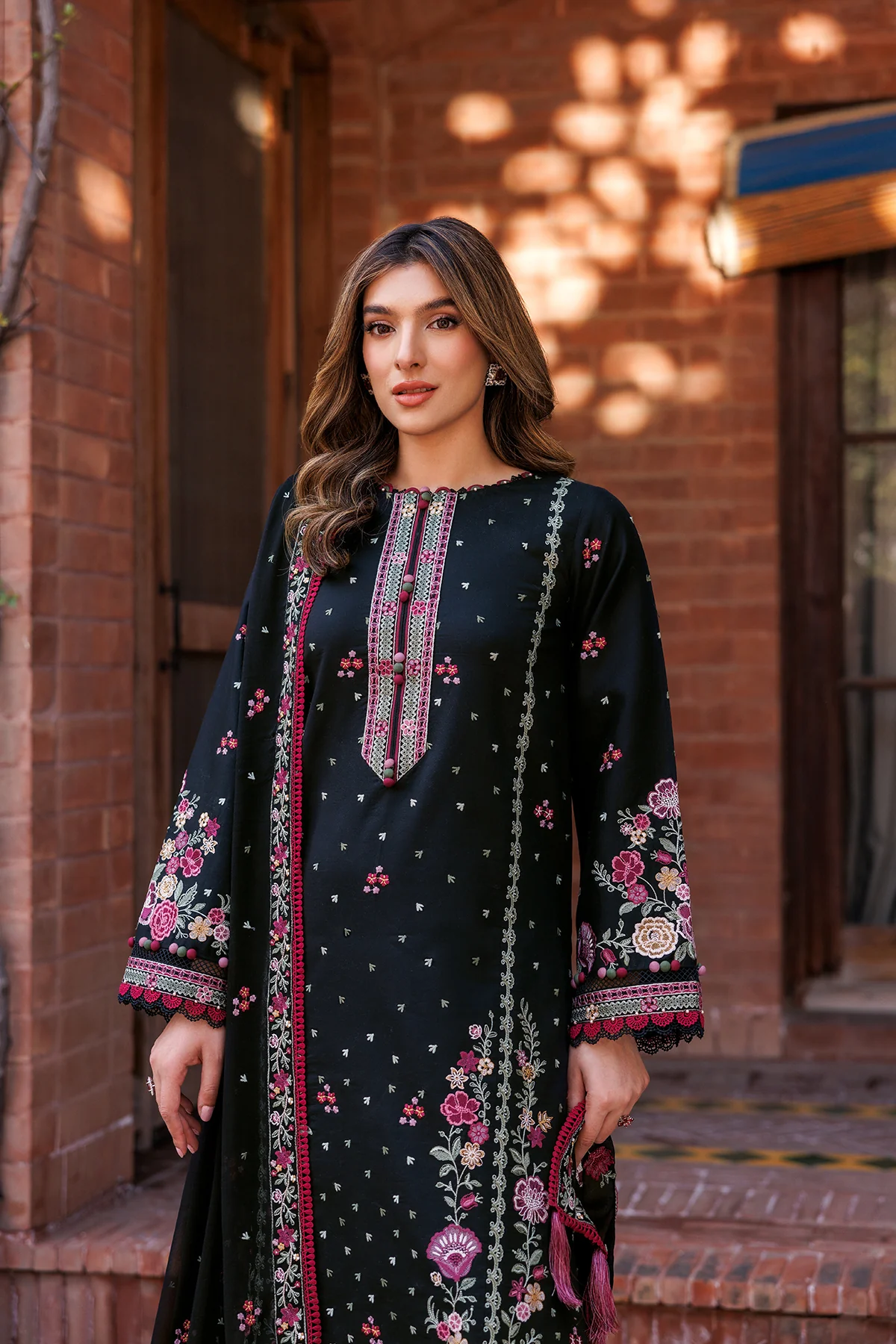 farasha dastoor embroidered lawn | ornate noir farasha dastoor embroidered lawn | ornate noir