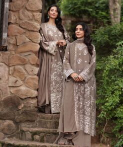 winter shawl suzaankari by saadia aasad | d2