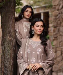 winter shawl suzaankari by saadia aasad | d2