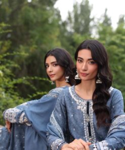 winter shawl suzaankari by saadia aasad | d3