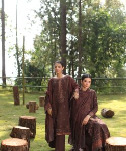 winter shawl suzaankari by saadia aasad | d4
