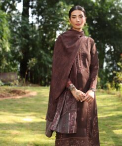 winter shawl suzaankari by saadia aasad | d4