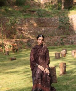 winter shawl suzaankari by saadia aasad | d4