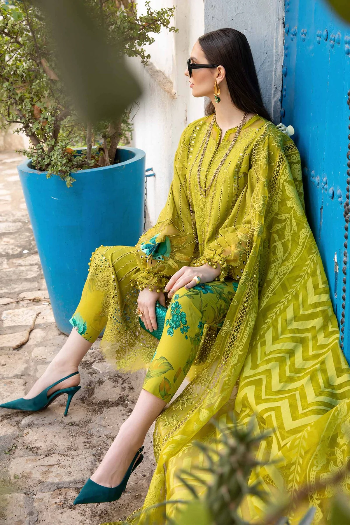 maria b luxury lawn 2024 | 8a maria b luxury lawn 2024 | 8a