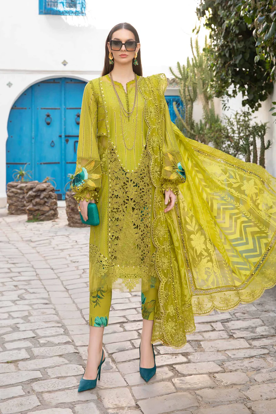 maria b luxury lawn 2024 | 8a maria b luxury lawn 2024 | 8a