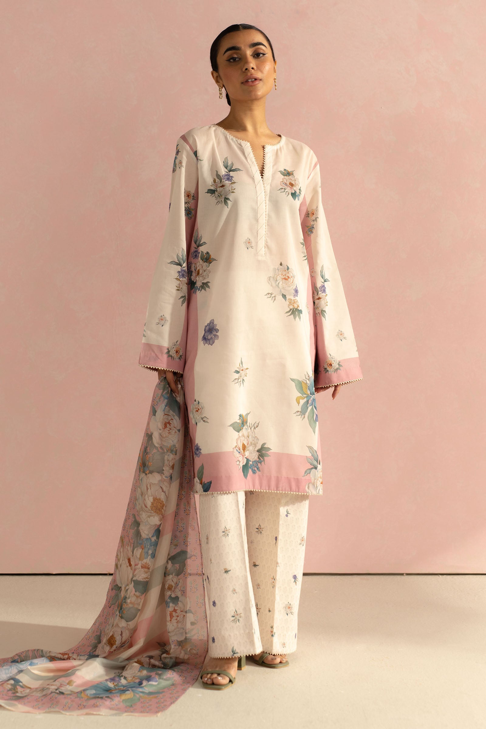 sofia 2b.jpg sofia 2b.jpg