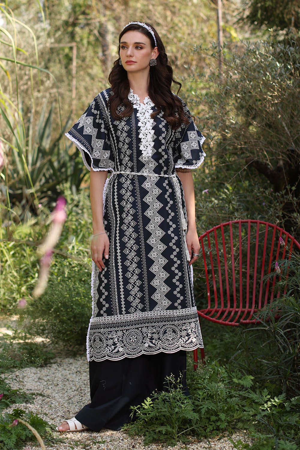 embroidered lawn shirt front n sleeves gulahmed back tl 52085 6 1.jpg embroidered lawn shirt front n sleeves gulahmed back tl 52085 6 1.jpg