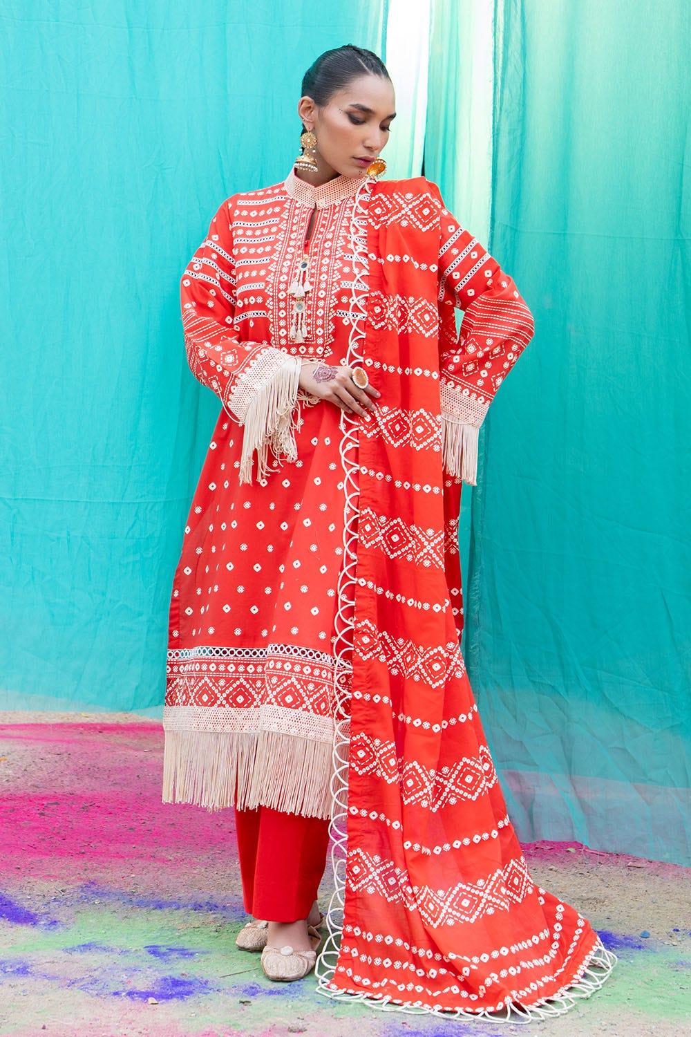 lacquer printed lawn dupatta lacquer printed lawn shirt dyed trouser gulahmed back cl 52172b 5 .jpg lacquer printed lawn dupatta lacquer printed lawn shirt dyed trouser gulahmed back cl 52172b 5 .jpg