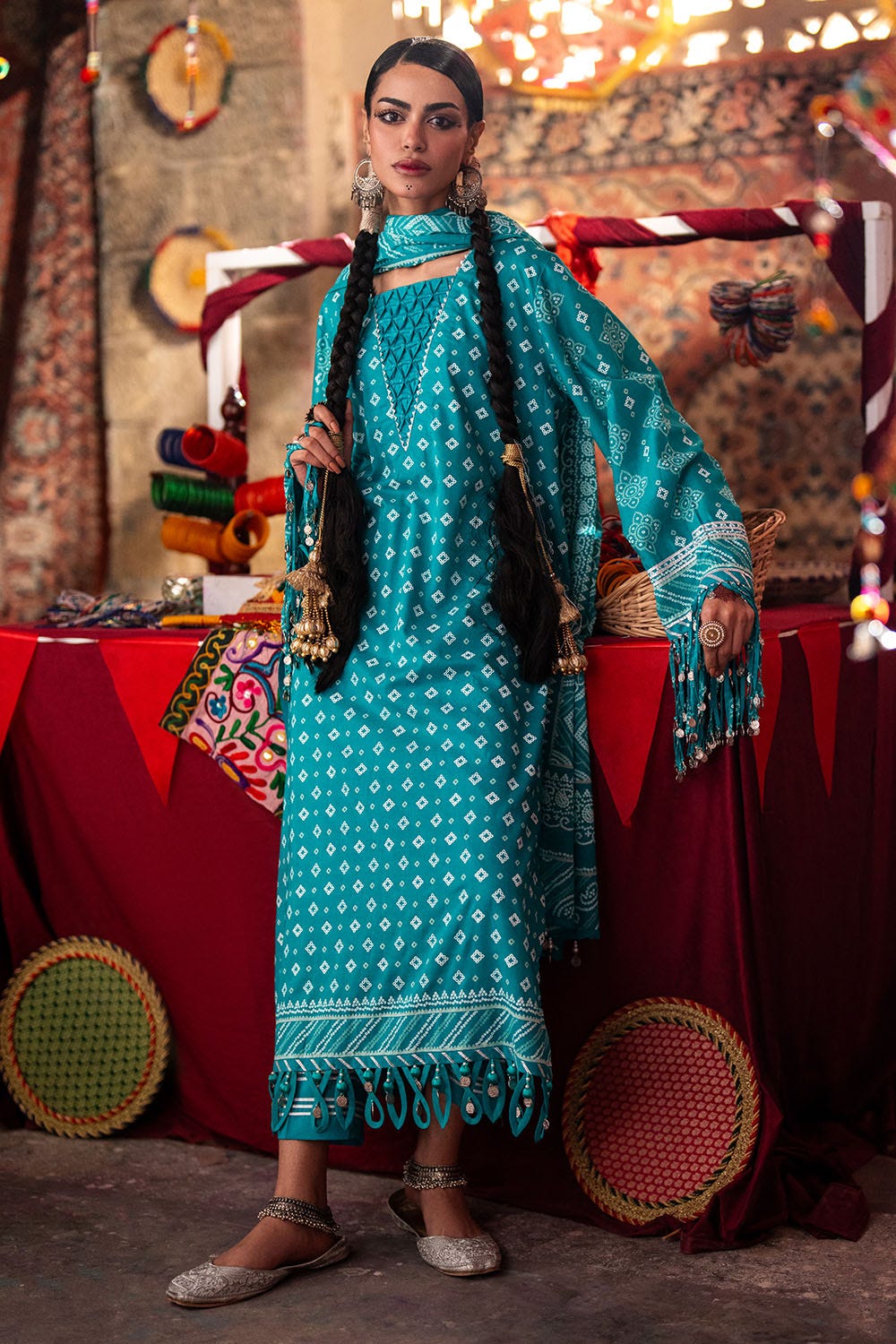 lacquer printed lawn dupatta lacquer printed lawn shirt dyed trouser gulahmed back cl 52178b 6 .jpg lacquer printed lawn dupatta lacquer printed lawn shirt dyed trouser gulahmed back cl 52178b 6 .jpg